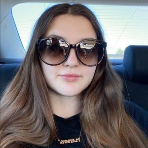 Meet your Posher, Trinity